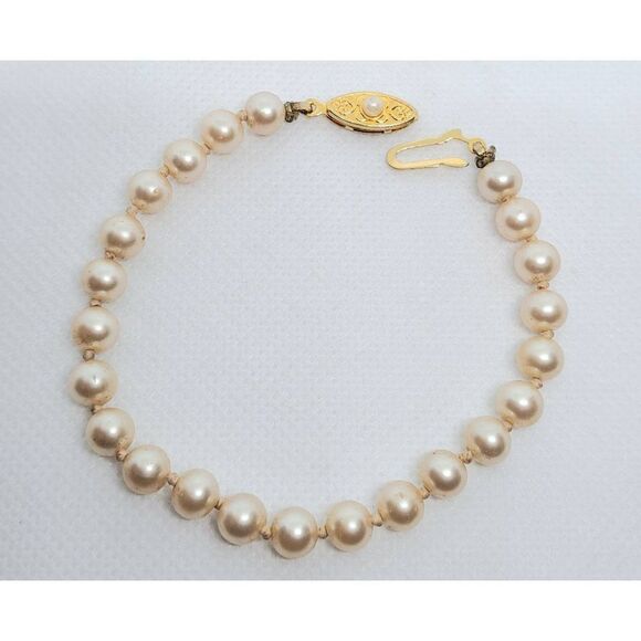 Faux pearl bracelet - Picture 1 of 7
